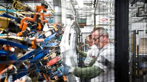 Soluţie pentru ca sistemul medical să funcţioneze: Fabricile care produc componente auto să livreze ventilatoare