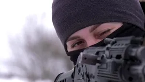 În Ucraina, femeile învăţă cum să lupte şi se pregătesc de război

