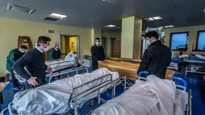 GALERIE FOTO: Imagini dezolante în Italia. Crematoriile nu mai fac faţă numărului de morţi din Bergamo