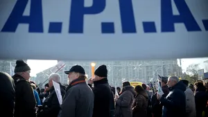 Angajaţii APIA protestează faţă de neuniformizarea salariilor