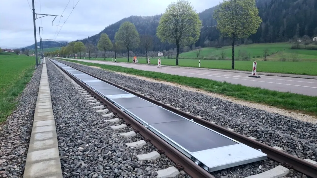 Au transformat șinele de tren într-o sursă de energie. Soluția care începe să fie copiată în întreaga lume