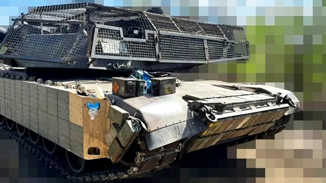 Tancul Abrams se întoarce pe front în Ucraina, după ce a fost „modernizat” cu ecrane de protecţie din oţel şi plăci reactive