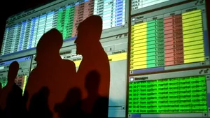 Listarea la bursă a acţiunilor Petrom va fi reluată anul viitor, dacă statul nu vinde minimum 80%