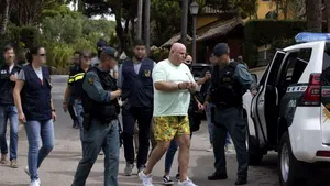 A fost arestat cel mai mare „spălător” de bani din lume. John Morrissey a „curăţat” 200 de milione de euro într-un an cu vodcă de lux şi strângeri de mână