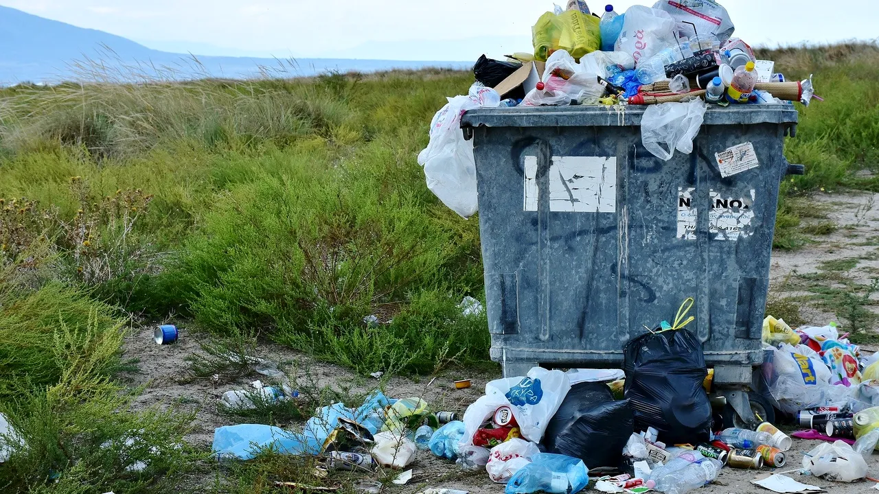 România, groapă de gunoi pentru alte state: 500 de tone de deşeuri din Anglia au fost aduse în ţară
