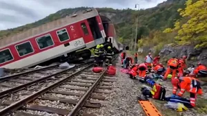 Slovacia: Cel puțin 20 de răniți în urma unui grav accident feroviar