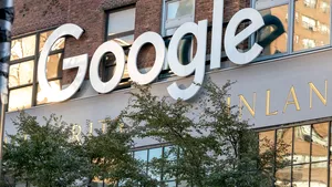 Google, acord istoric cu Franţa prin care se obligă să îşi modifice businessul de advertising. Amendă de sute de milioane de euro pentru gigantul american