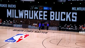 NBA a amânat trei meciuri de baschet după ce Milwaukee Bucks a decis boicotarea competiţiei în semn de solidaritate cu mişcarea Black Lives Matter