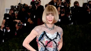 Anna Wintour, numită director editorial al grupului Condé Nast, din care face parte şi revista Vogue
