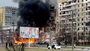 Cinci oameni au murit şi 27 au fost răniţi în urma atacului cu rachete asupra blocului din Dnipro