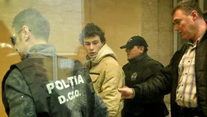 Mama tânărului din Craiova adept al grupării Stat Islamic: Era îndoctrinat de pe calculator. Copilul meu nu era aşa