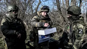 Rusia condamnă Ucraina pentru utilizarea bombelor cu dispersie. Moartea unui corespondent de război stârneşte indignarea ruşilor