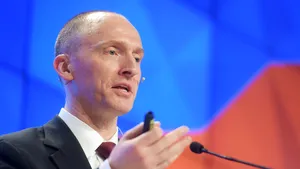 Un membru al fostei echipe de campanie a lui Trump confirmă că a avut contacte cu oficiali ruşi, în timpul cursei prezidenţiale din 2016