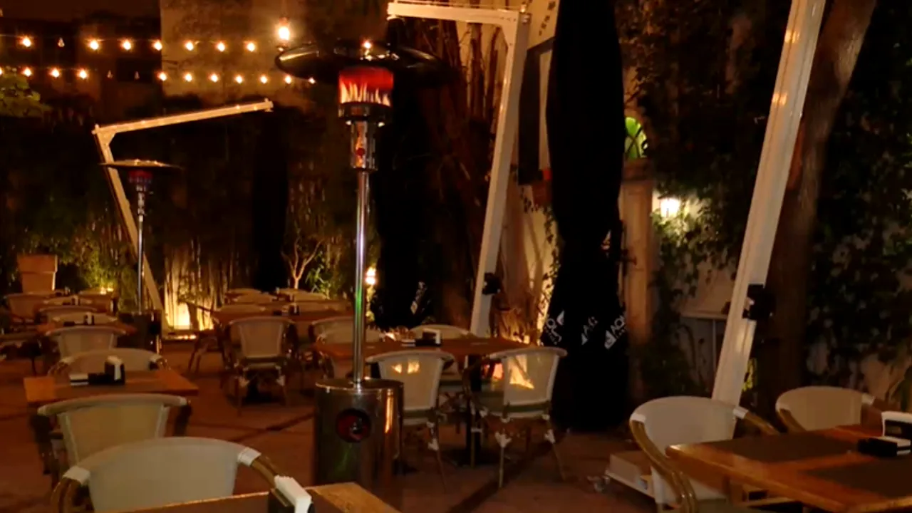 Se deschid restaurantele în Bucureşti, dar businessul depinde de rata de infectare