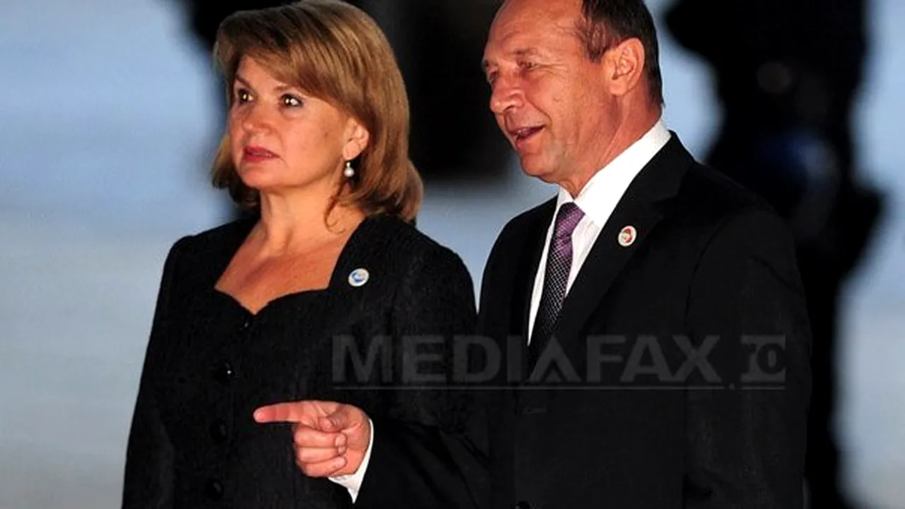 Revelion 2013: Traian Băsescu şi soţia sa au ajuns la un restaurant din Sfântu Gheorghe