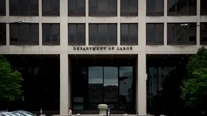 Rata şomajului a scăzut în luna mai în Statele Unite