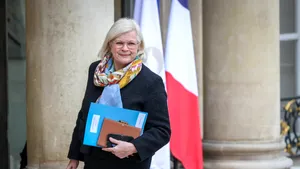 Guvernul francez intenționează să interzică accesul copiilor sub 3 ani la ecrane, chiar și acasă