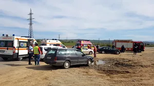 FOTO Cinci persoane, rănite în urma unui accident rutier, pe şoseaua de centură a municipiului Alba Iulia
