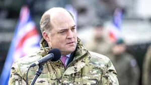 Ministrul Apărării englez spune că nu de avioane de luptă are nevoie Ucraina acum