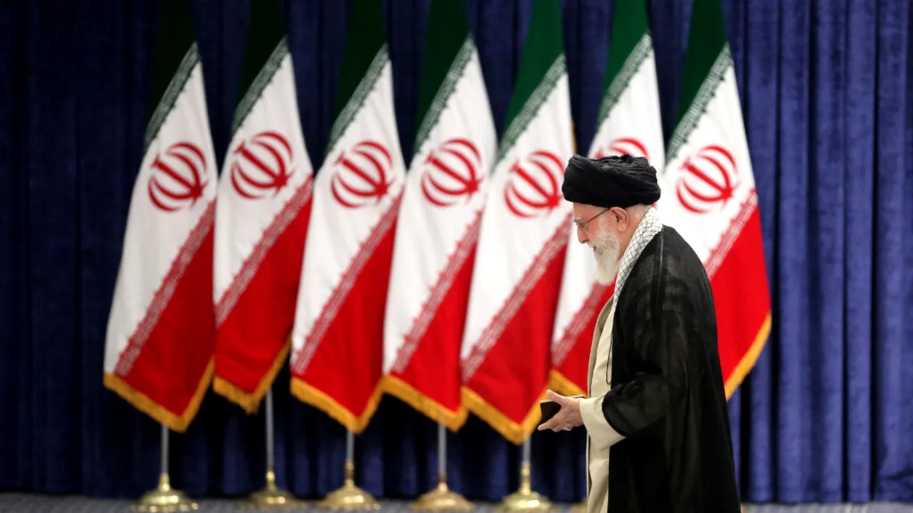 FT: Regimul iranian luptă pentru supraviețuire. La 40 de ani după războiul cu Irak, republica islamică e în fața unei noi amenințări existențiale