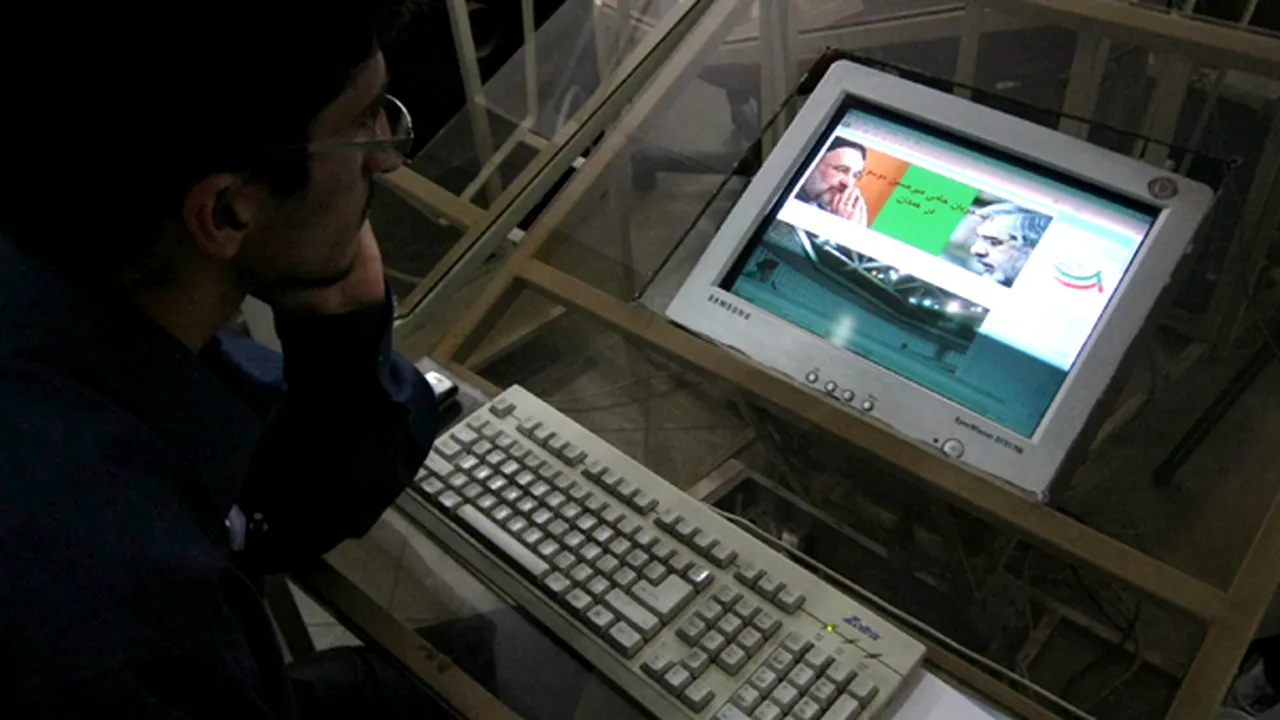 Poliţia din Iran a creat o unitate de supraveghere a Internetului