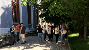 Era programatorilor a apus | Facultatea din România unde, după absolvire, tinerii câştigă 6.000 de lei în mână, fără experienţă