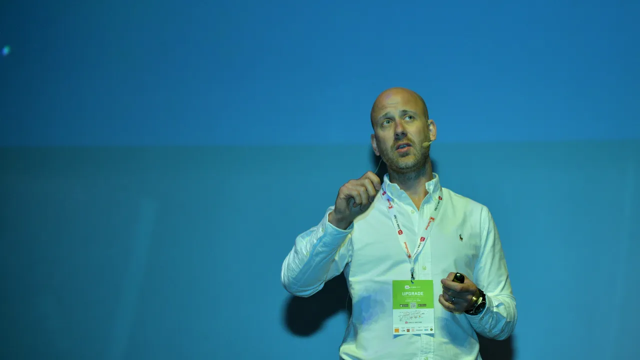 Andrew Weld-Moore, head of digital business al Facebook pentru Europa Centrală şi de Est: Companiile din România sunt conectate la 65 de milioane de oameni la nivel global