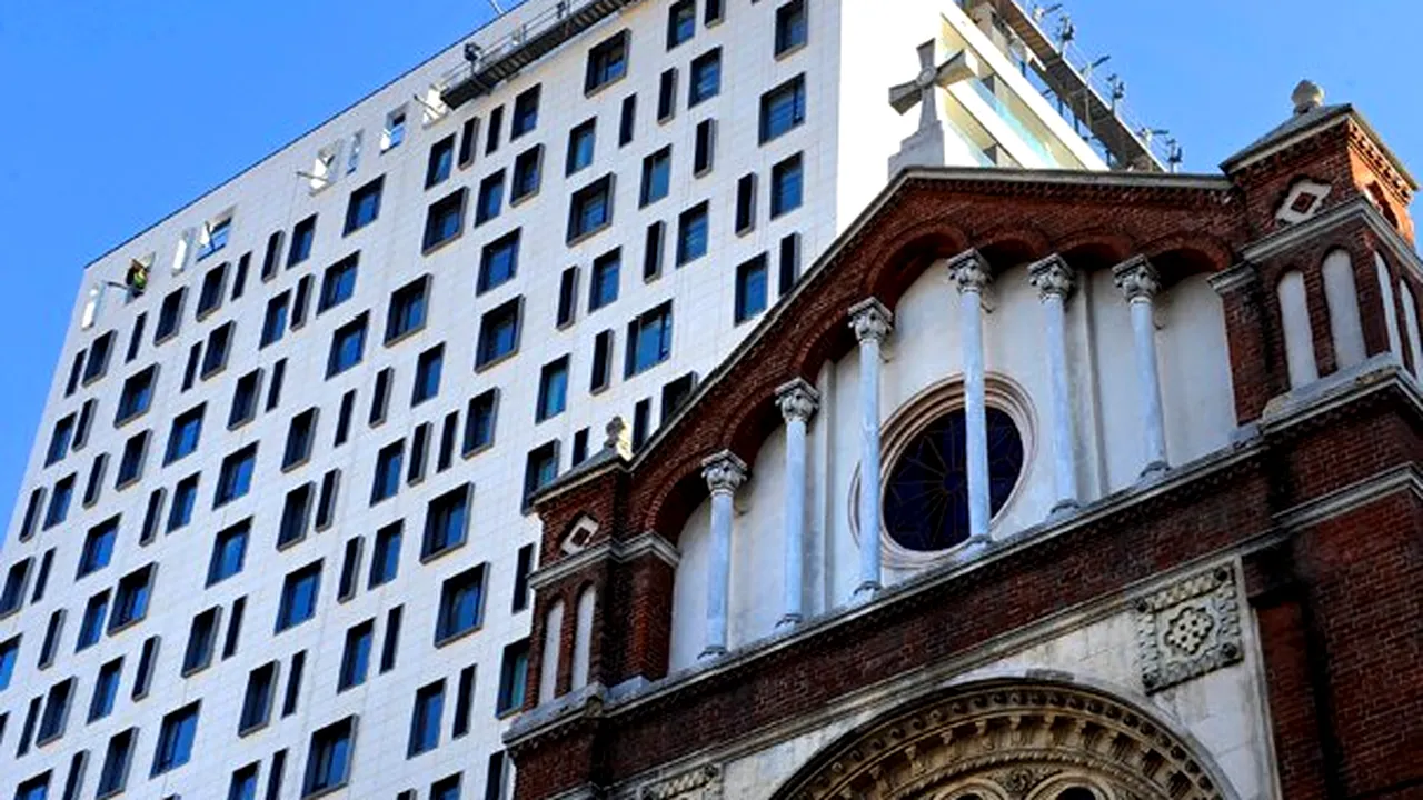 Oprescu, despre demolarea Cathedral Plaza: Vom vedea dacă există riscuri pentru Catedrala Sf. Iosif