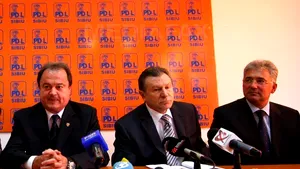 Băsescu îi ameninţă pe Blaga, Videanu, Berceanu, sugerând că va discuta în curând despre ei