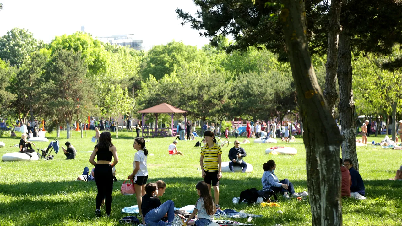 Un nou prilej de relaxare pentru bucureşteni. Evenimentul ”Weekend Sessions” a dat startul picnicului cultural