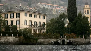 Bombe din Al Doilea Război Mondial, descoperite în apropiere de vila actorului George Clooney
