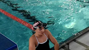 Tripla campioană olimpică Hosszu Katinka, supranumită „Doamna de fier”, a dat startul unui maraton de înot de 24 de ore | VIDEO