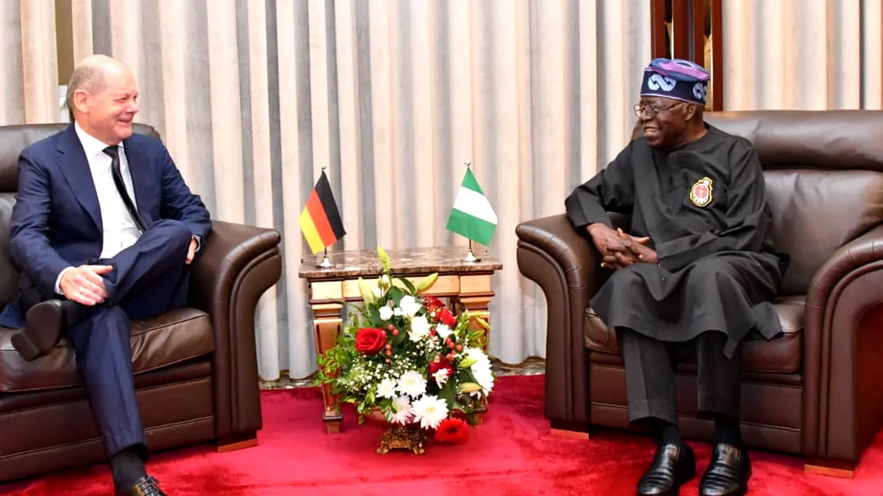 Înconjurată de crize şi însetată de energie, Germania curtează tot mai intens Africa / Turneu de forţă în Nigeria, Ghana, Tanzania şi Zambia