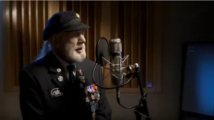 Pe primul loc în topuri: Un veteran de război i-a depăşit pe Ed Sheeran şi Justin Bieber cu o piesă simplă, dar emoţionantă. Unde se vor duce banii rezultaţi din vânzări | VIDEO