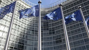 Comisia Europeană avertizează Ungaria asupra utilizării vaccinului anticoronavirus produs de Rusia