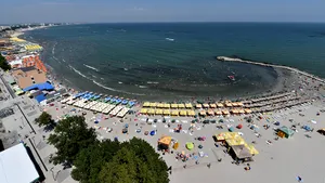 Mihai Tudose despre situaţia plajelor de pe litoral: Ar  trebui să aparţină tuturor/ Liviu Dragnea: În turism se construieşte haotic, o soluţie ar fi Master Planul din turism