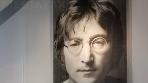 Primul Ferrari deţinut de John Lennon va fi vândut la licitaţie