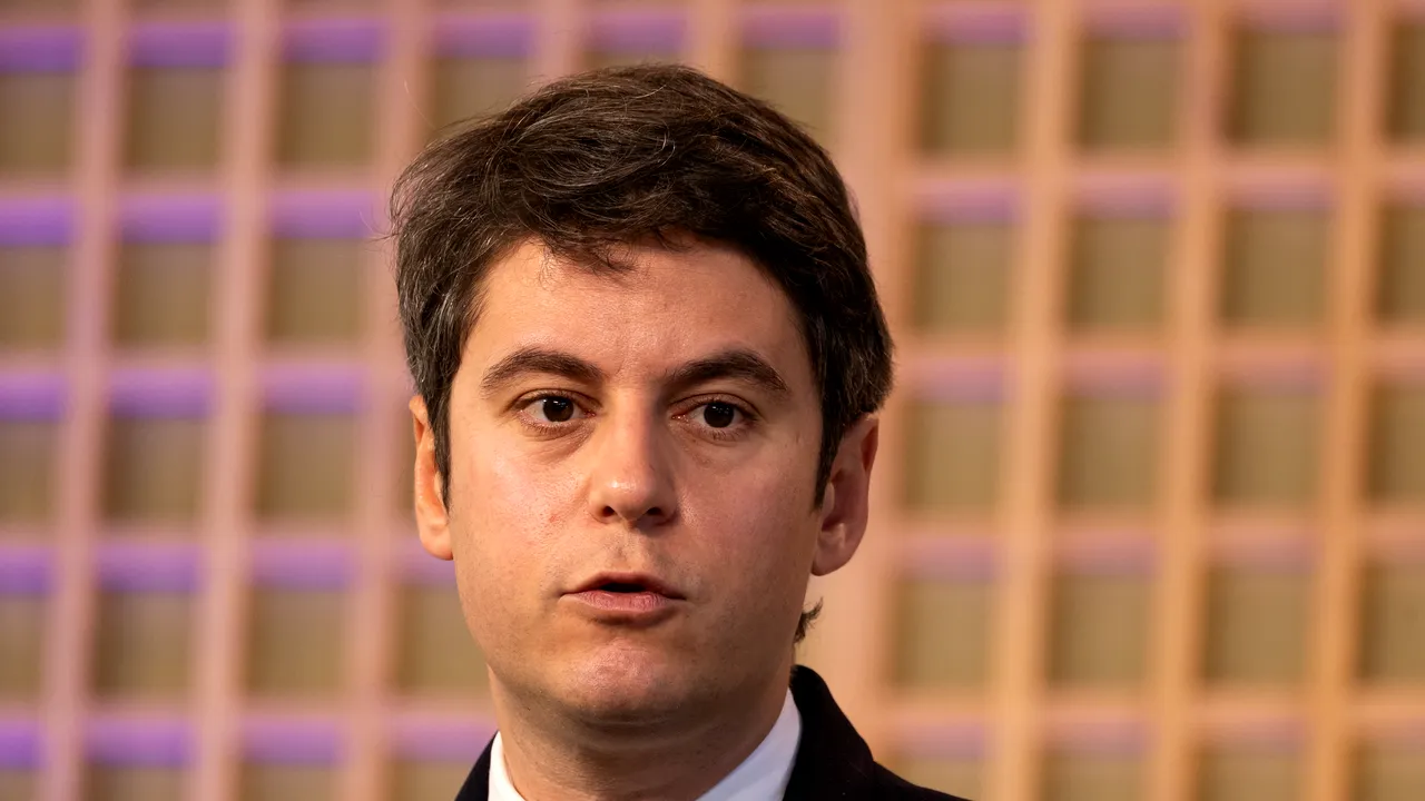 Gabriel Attal susţine că reţelele de socializare reprezintă o ameninţare la adresa limbii franceze