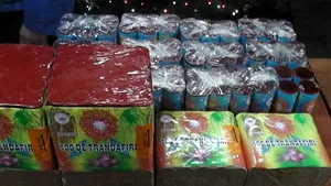 Poliţia Capitalei a deschis zeci de dosare penale pentru comercializarea ilegală de petarde şi rachete