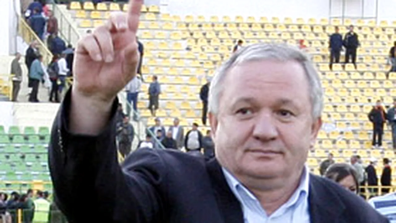 Porumboiu: Dacă Dorinel Munteanu nu-şi reziliază contractul, voi plăti doi antrenori
