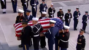 Funeralii de stat pentru George H.W. Bush: Corpul fostului preşedinte american a fost depus la Capitoliu