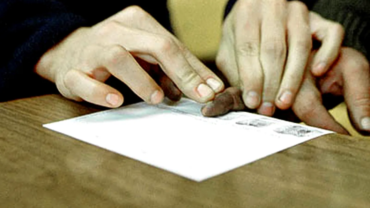 Romii din Italia, amprentaţi doar dacă există suspiciunea comiterii de infracţiuni