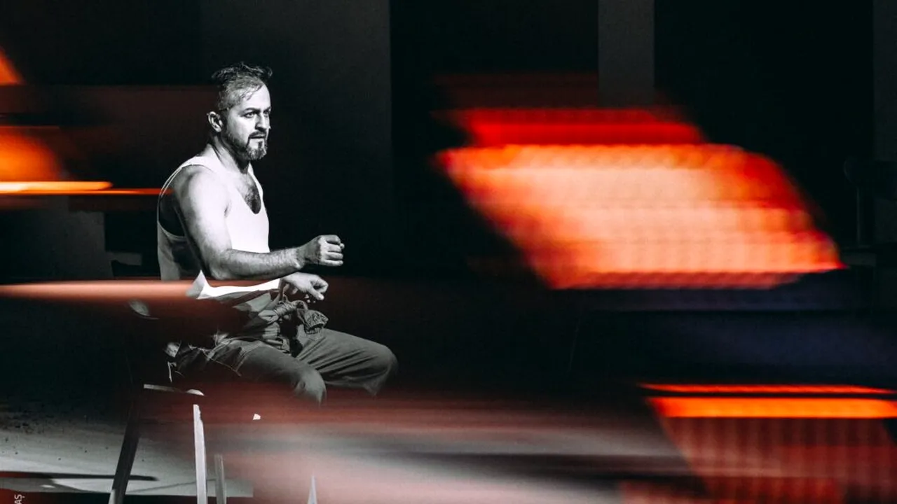 Actorul și regizorul Răzvan Oprea, despre teatrul ca misiune: Arta adevărată cere curaj și responsabilitate