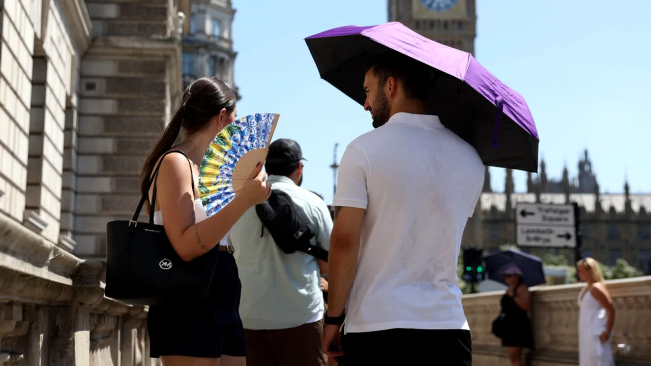 Canicula închide școli în Marea Britanie. Peste 1.000 de unități au suspendat cursurile, iar experții avertizează că infrastructura nu mai face față