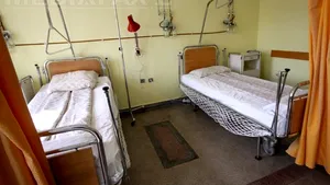 Ponta: Lucrăm cu spitalele ca pompierii, arde situaţia şi venim repede cu o cisternă cu apă