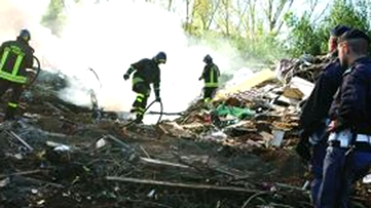 Authorities Demolish Illegal Rromani Immigrant Camp In Rome