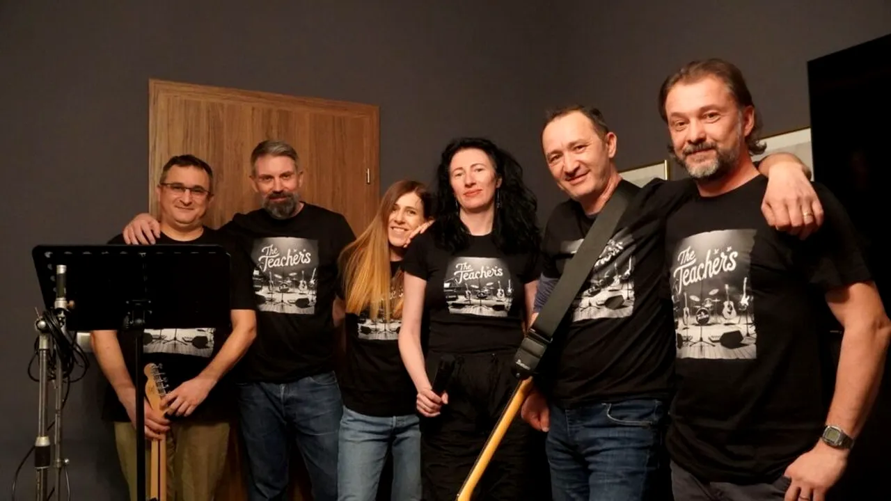 The Teachers, formația „de sufragerie” a profesorilor sibieni, cu un IT-st la bas și un biolog la tobe