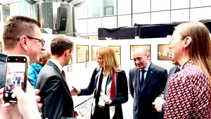 Preşedinta PE, Roberta Metsola, prezentă la expoziţia fotografică „Drumul european al R. Moldova”