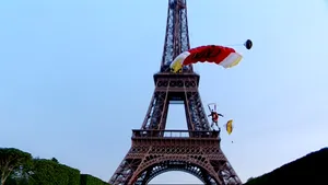 Macron apără scrierea corectă a limbii franceze. Scrierea incluzivă, atacată de preşedinte
