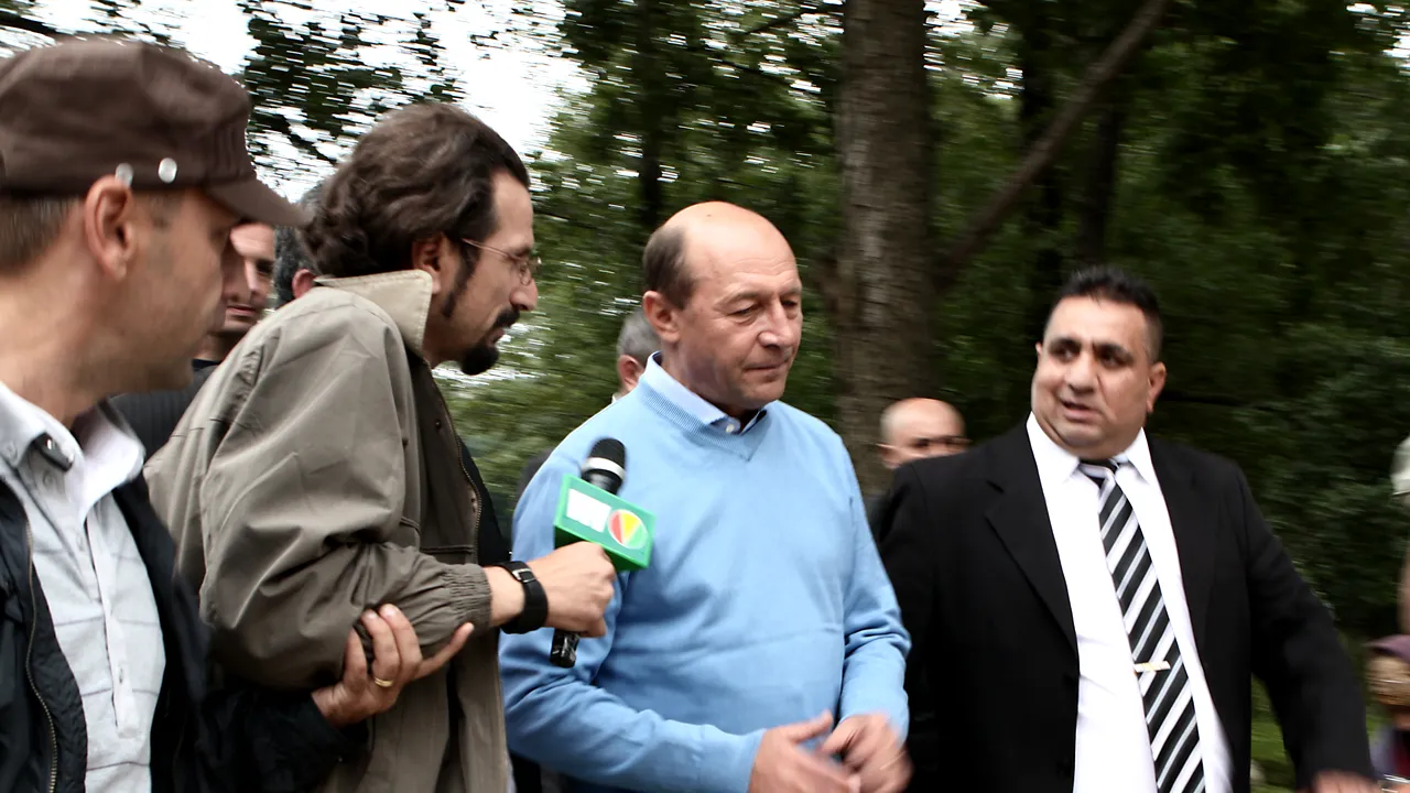 Traian Băsescu a fost amendat de CNCD cu 6.000 de lei pentru declaraţiile sale despre romi